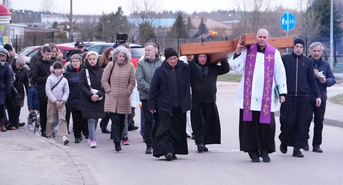 zdjęcie: Droga krzyżowa z parafii pw. św. Józefa Rzemieślnika