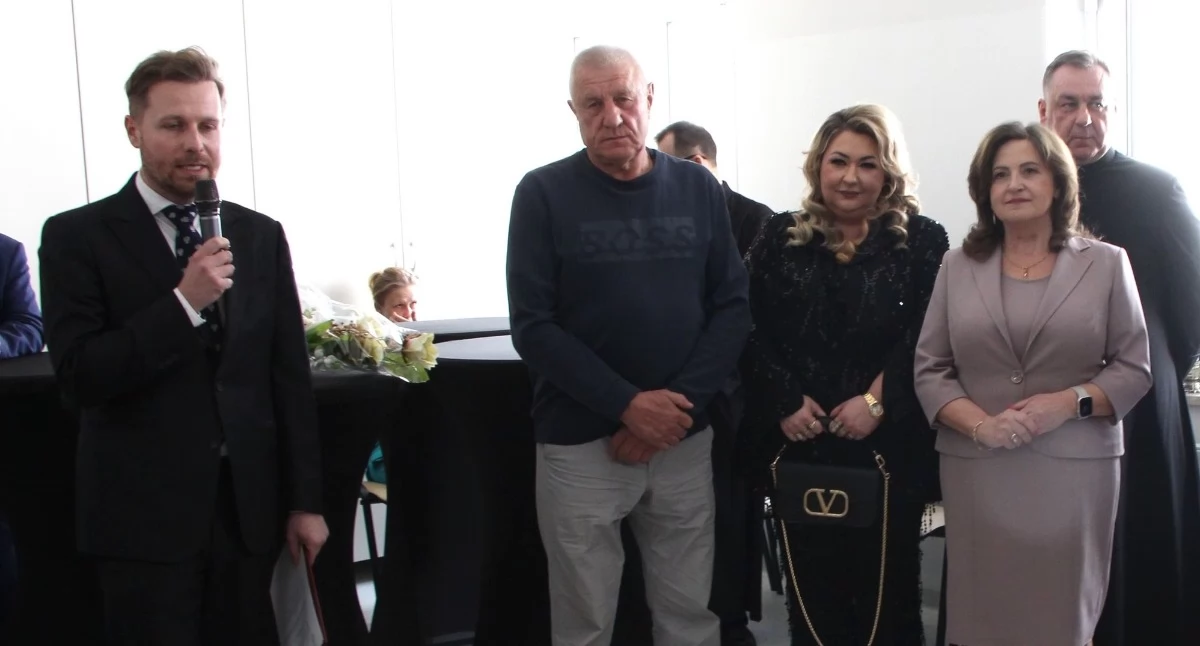 zdjęcie: Samorządowcy z powiatu odwiedzili pracowników szpitala i bursy