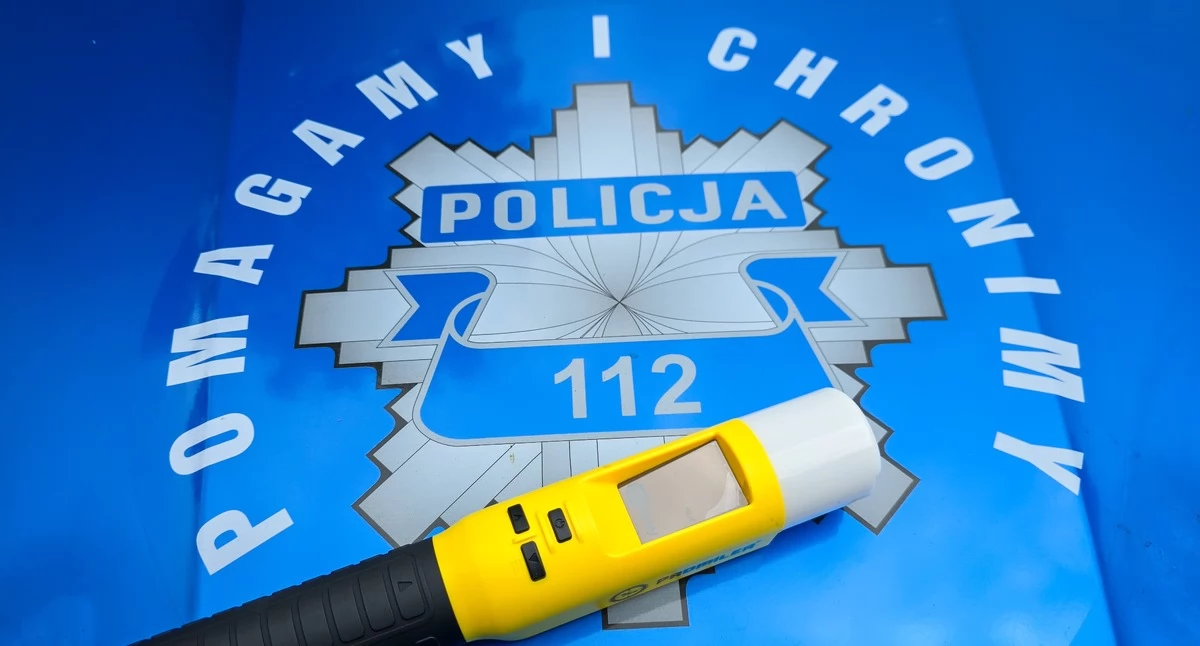 policja, Nietrzeźwy kierowca wpadł przekroczył prędkość - zdjęcie, fotografia