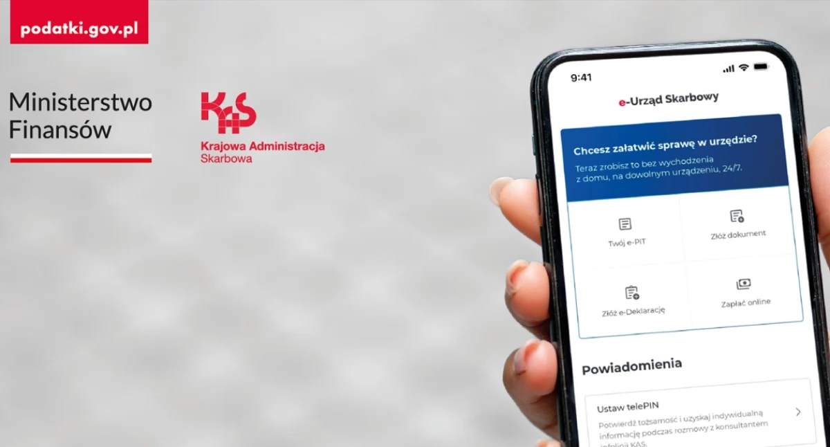  biznes i praca, ponad osób korzysta aplikacji mobilnej Urząd Skarbowy - zdjęcie, fotografia