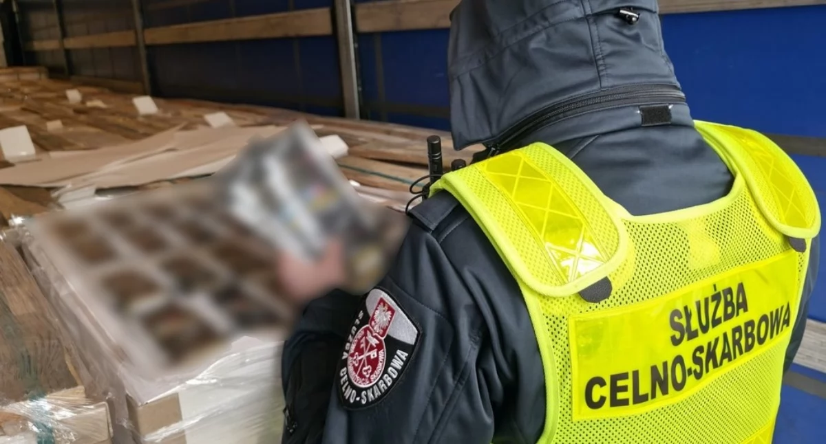 z regionu, Milion złotych podrobionych opakowaniach Funkcjonariusze zatrzymali ciężarówki [FOTO] - zdjęcie, fotografia