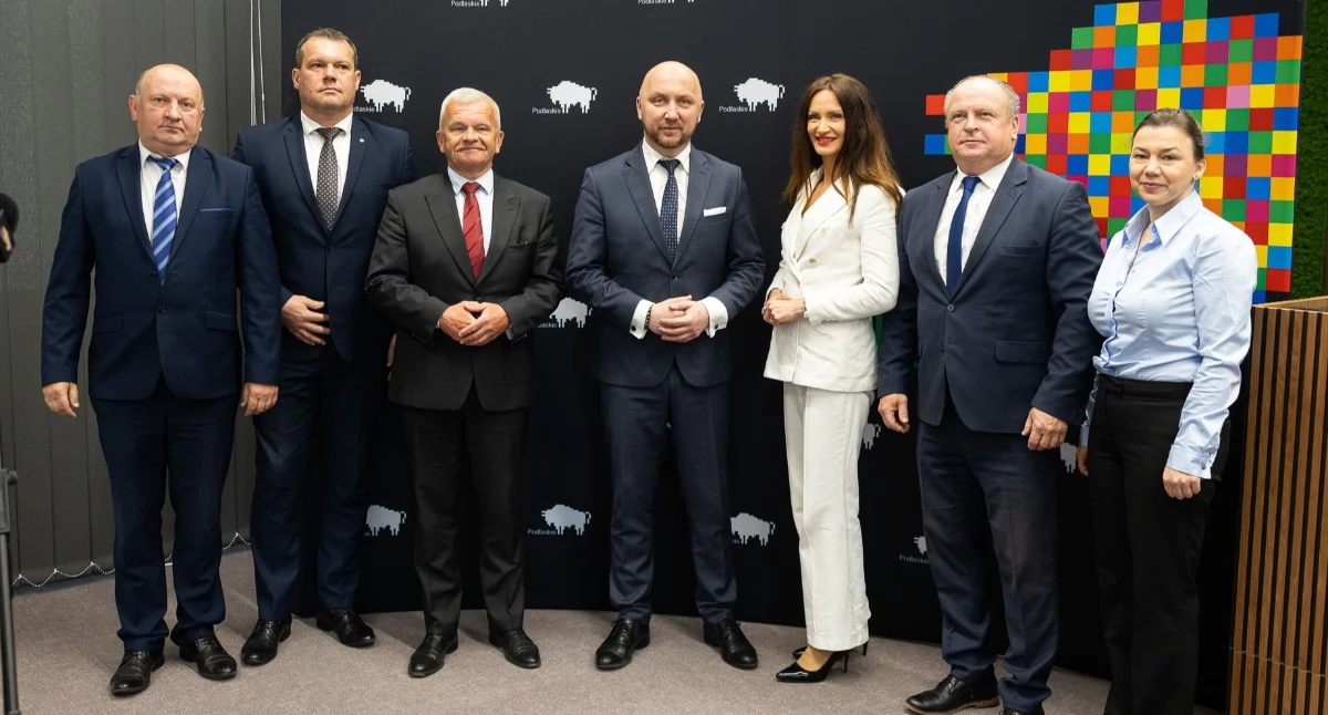 inwestycje, łazienki zambrowskim Czerwoniaku Powiat otrzymał dofinansowanie [FOTO] - zdjęcie, fotografia