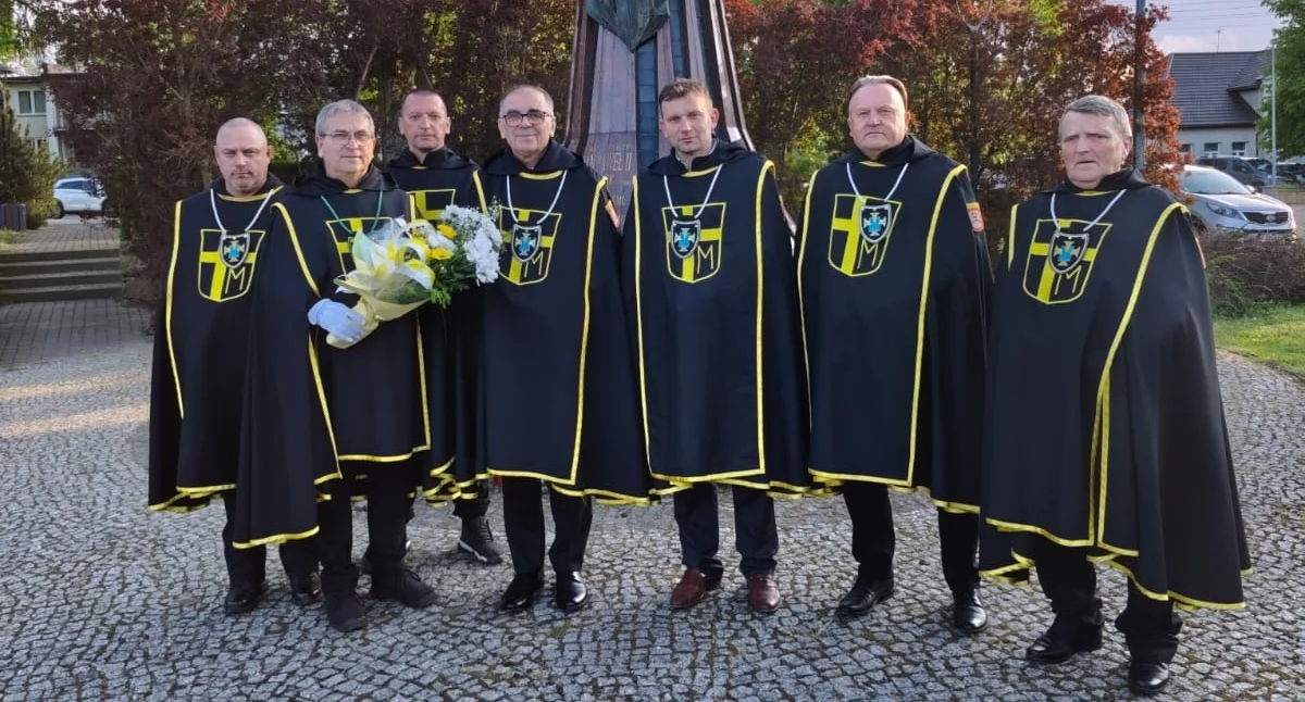 zdjęcie: Chorągiew Zakonu Rycerzy św. Jana Pawła II w Zambrowie