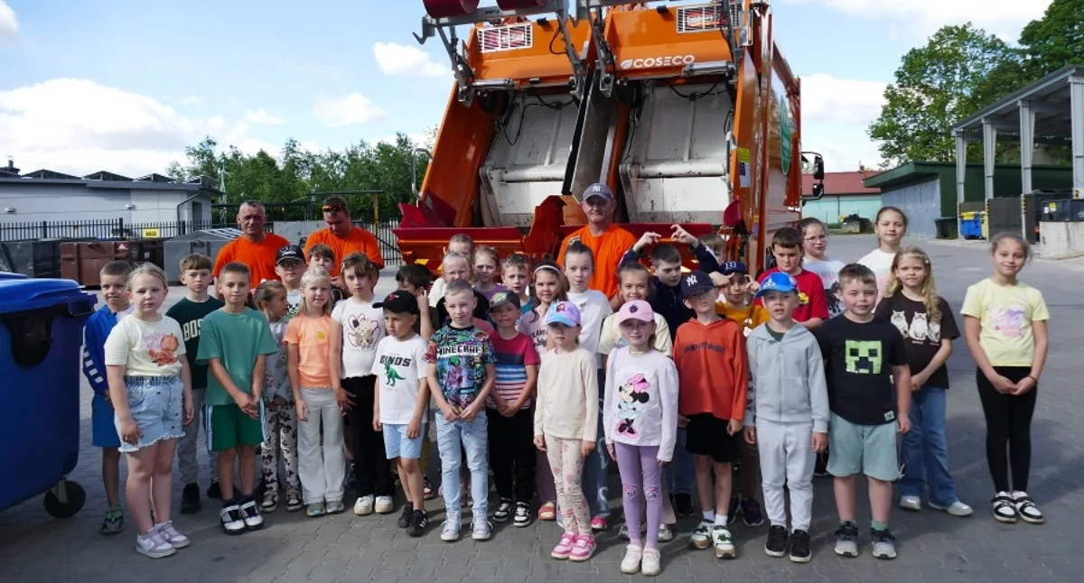 edukacja, Uczniowie Wiśniewa wizytą zambrowskim PSZOK była praktyczna lekcja ekologii [FOTO] - zdjęcie, fotografia