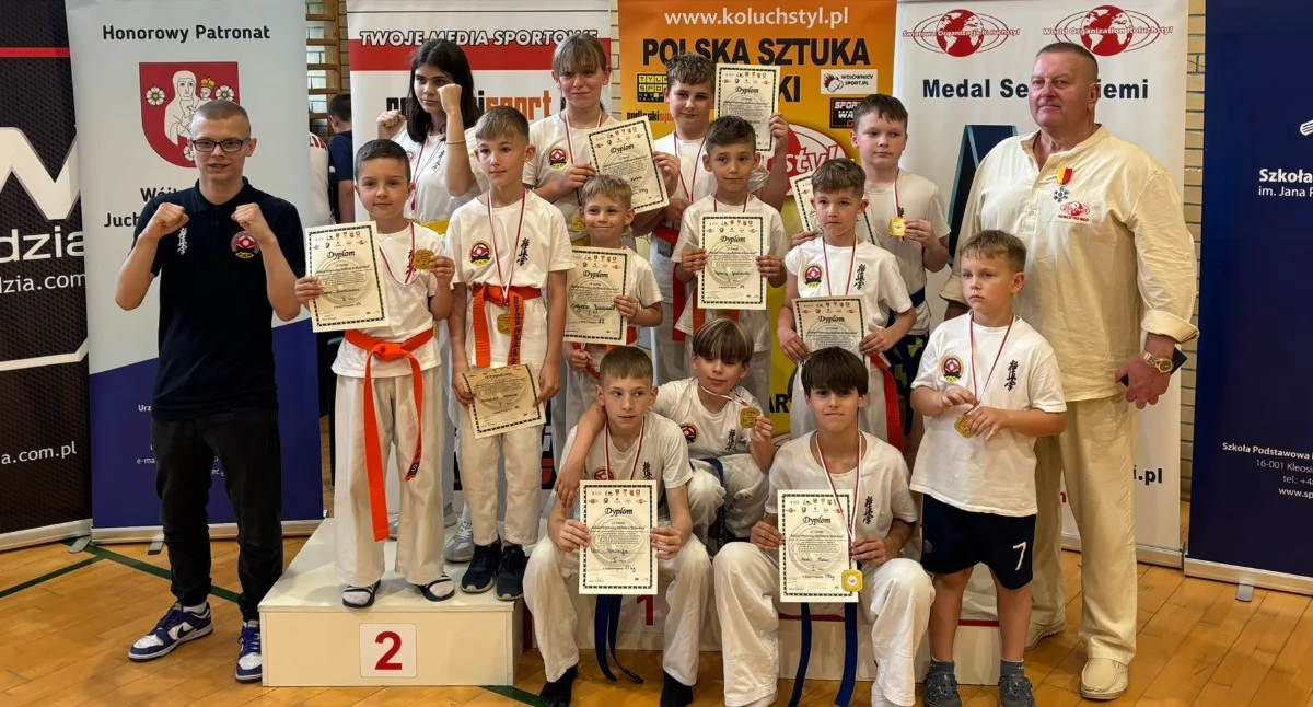 karate i sztuki walki, Karatecy Mazowiecko Podlaskiego Klubu Karate wywalczyli trzynaście medali Kleosinie [FOTO] - zdjęcie, fotografia
