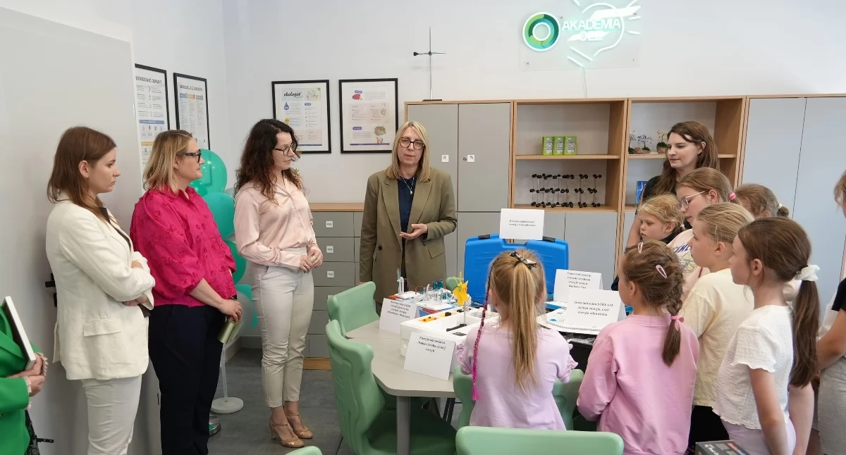 zdjęcie: w SP w Wiśniewie otwarto nowoczesną pracownię OZE