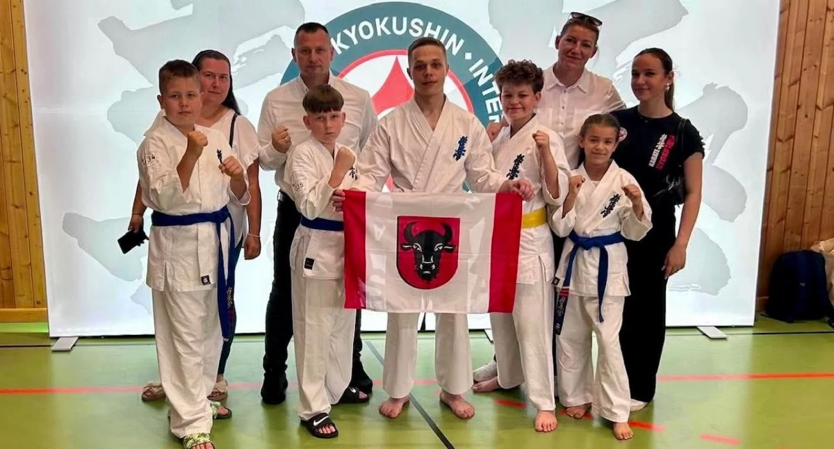 karate i sztuki walki, Zambrowscy karatecy wywalczyli medale Wiedniu - zdjęcie, fotografia
