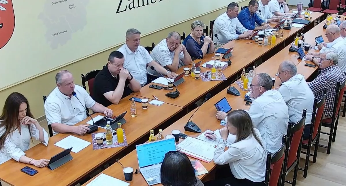 Rada Powiatu Zambrowskiego radni, radna Powiatu Zambrowskiego złożyła ślubowanie - zdjęcie, fotografia