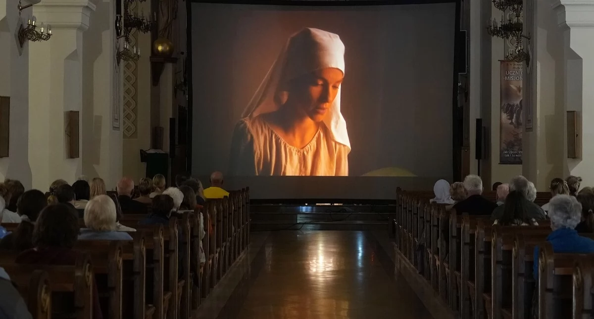 zdjęcie: „Kino pod gwiazdami”, Trójca Zambrów