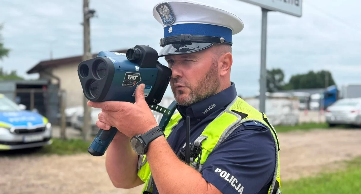 policja, Zambrowscy policjanci kontrolują prędkość ogólnopolska akcja drogach powiatu - zdjęcie, fotografia