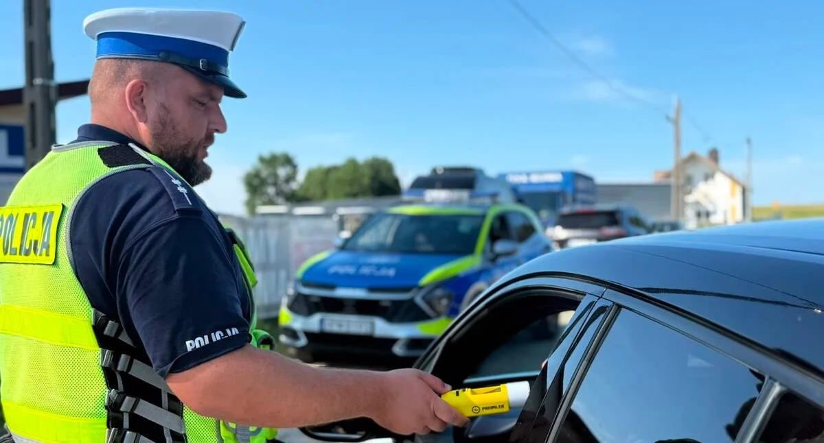 policja, Nietrzeźwy poniedziałek drogach powiatu zambrowskiego - zdjęcie, fotografia