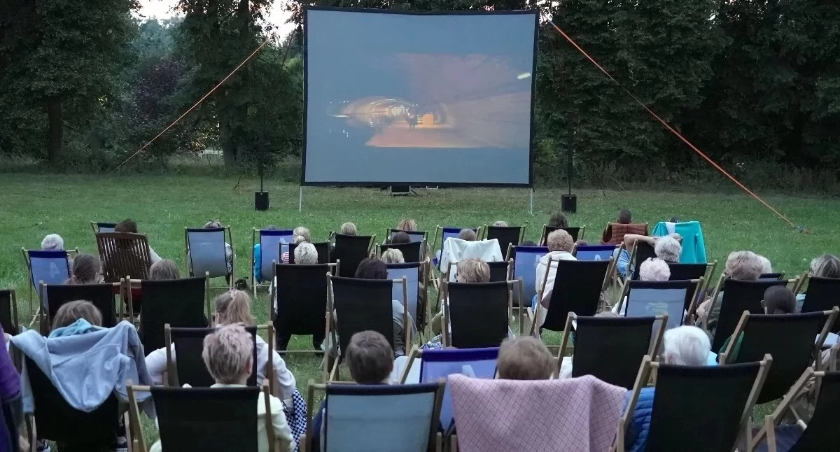 kino film teatr, Niebawem ostatni tegoroczny seans ramach gwiazdami parafii Trójcy Przenajświętszej - zdjęcie, fotografia