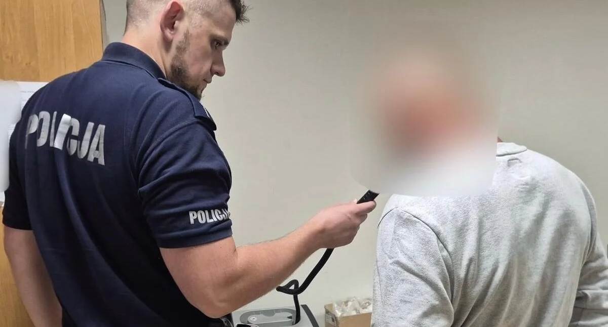 policja, świateł pasów promilem latek wpadł Szumowie - zdjęcie, fotografia