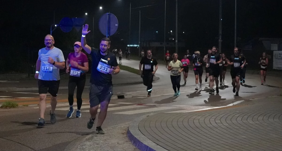 zdjęcie: Charytatywny Bieg Nocny OstroVit 2026