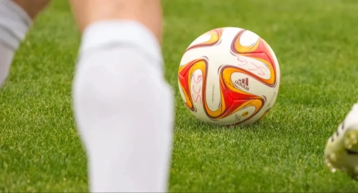 piłka nożna futsal, Olimpia Zambrów przegrywa Mazovią Mińsk Mazowiecki - zdjęcie, fotografia