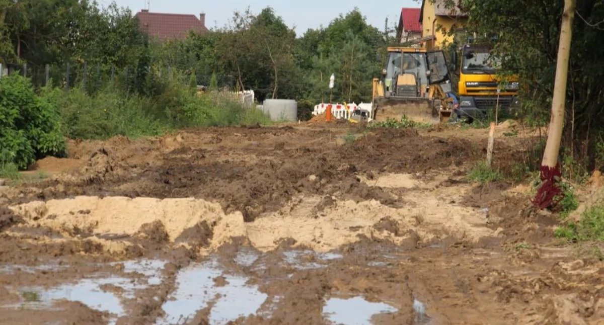 Rada Powiatu Zambrowskiego radni, Radni złożyli wnioski budżetu Proponują schrony remonty dróg - zdjęcie, fotografia