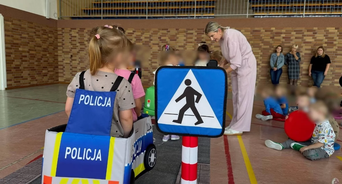 policja, Policjantki uczyły najmłodszych bezpiecznych zachowań [FOTO] - zdjęcie, fotografia