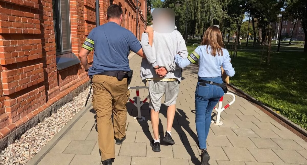 policja, Jechał amfetaminie trzymał narkotyki letni Zambrowianin trafił aresztu - zdjęcie, fotografia