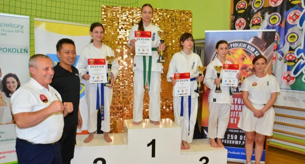 karate i sztuki walki, Zawodnicy Zambrowa Szumowa walczyli Turnieju Karate Kyokushin [FOTO] - zdjęcie, fotografia