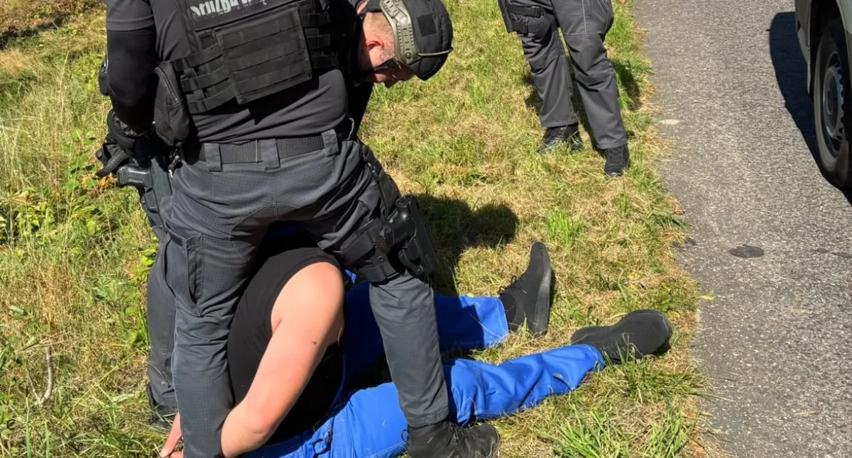 z regionu, Pożar ucieczka skazanego pościg lesie Napad Czerwonym Borze - zdjęcie, fotografia