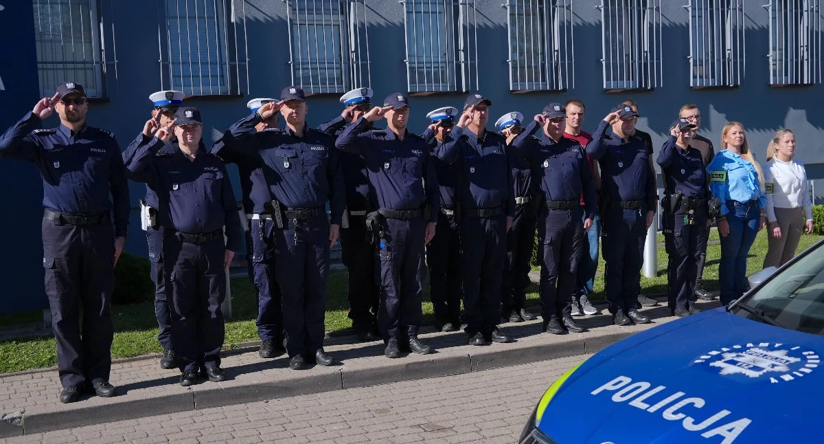 policja, Funkcjonariusze Zambrów oddali hołd zmarłemu koledze [FOTO+VIDEO] - zdjęcie, fotografia