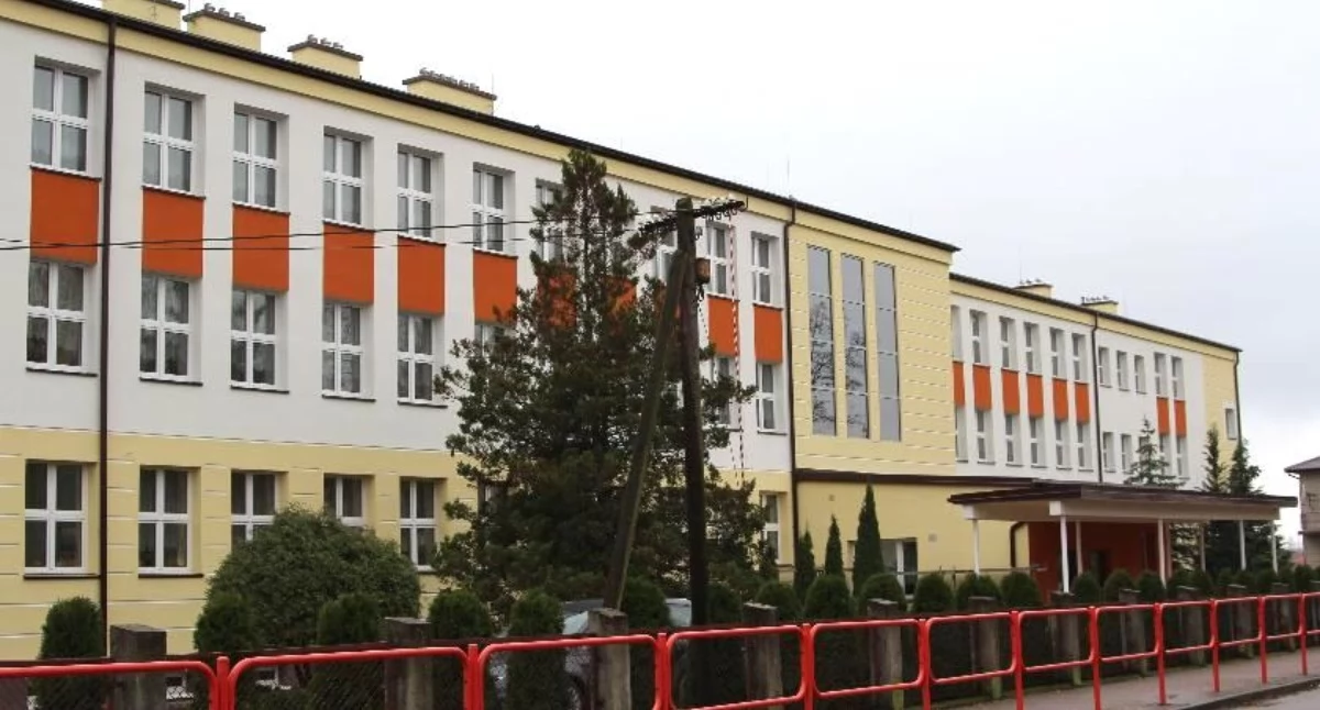 zdjęcie: Szkoła Podstawowa nr 4 w Zambrowie