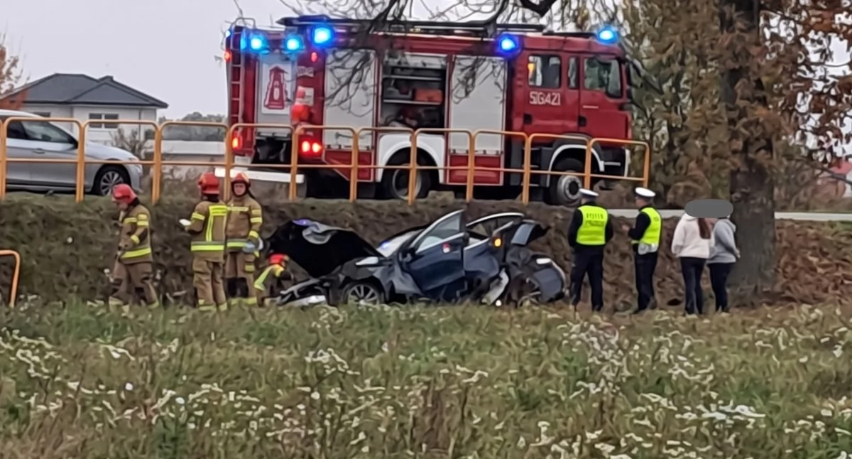 wypadki drogowe , wpadło Czworo pasażerów szpitalu [FOTO+VIDEO] - zdjęcie, fotografia