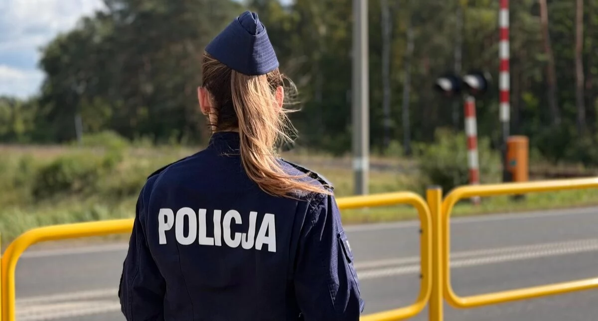 policja, Funkcjonariusze zatrzymali dwóch poszukiwanych mężczyzn Jeden trafił zakładu karnego - zdjęcie, fotografia