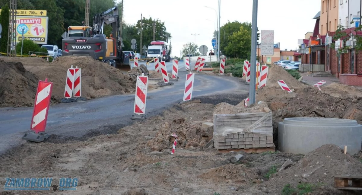 interpelacje, Radny nadania imienia obelisku Jerzego Popiełuszki budowanym rondzie - zdjęcie, fotografia