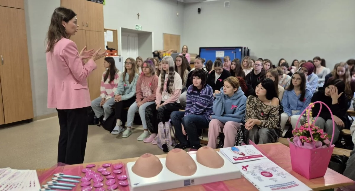 zdrowie i uroda, Spotkanie edukacyjne poświęcone profilaktyce piersi [FOTO] - zdjęcie, fotografia