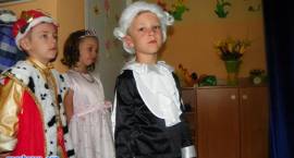 Dzieci z Miejskiego Przedszkola nr 3 w Zambrowie wystawiły Kopciuszka z okazji Dnia Matki