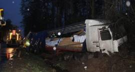 Akcja wydobycia TIR-ów z rowu po wypadku w dn. 05.05.2010 r. w okolicach m. Żabikowo -...