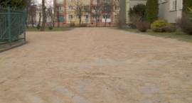 Nowe chodniki przed SP3 w Zambrowe /Fot. 28.02.2008 r. Daniel Miedzik
