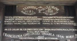 Napisy na kaplicy nagrobnej z 1795 roku postawionej przez ród Chęcińskich - najstarszym...