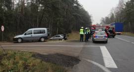 Dwie osobówki rozbite na DK8