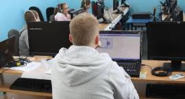 Trwa wyposażanie Szkoły podstawowej nr 3 w Zambrowie w sprzet komupterowy w ramach...
