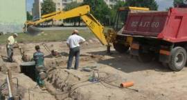Trwa budowa boisk przy SP3 w Zambrowie w ramach programu Orlik 2012 (2008.07.28-31)...
