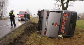 Skutki sobotniego wypadku autokaru wiozącego kibiców Jagielloni na mecz /Fot. z zasobów...