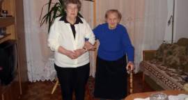 Jubilatka pani Marianna Misiewicz z córką Celiną Myszyńską /Fot. Katarzyna Walendziak
