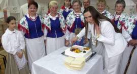 Urodzinowy tort na X Dni Zambrowa /Fot. G.Zawistowski