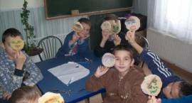 Ferie w OWR Caritas - zabawy plastyczne