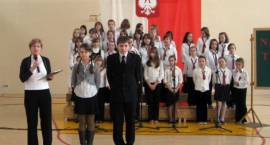 Uroczysta gala z okazji 90. rocznicy odzyskania przez Polskę niepodległości w Szkole...