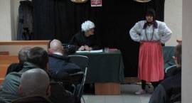 Przedstawienie teatralne w Zakładzie Karnym w Czerwonym Borze.