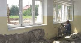 Prace wewnątrz jednego skrzydła budynku SP4