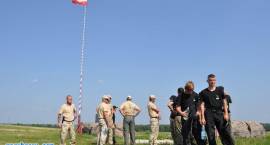 Młodzież uczestniczyła w Czerwonym Borze w obozie militarno-obronnym