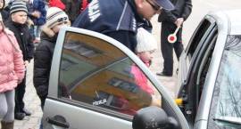 Uczniowie i Policjancji z Zambrowa razem na służbie
