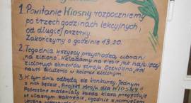 Uczniowie SP w Starym Skarżynie wesoło przywitali wiosnę
