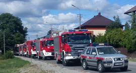 Wyjazd kompanii gaśniczej Województwa Podlaskiego na ćwiczenia. Fot w miejscu zbiórki -...