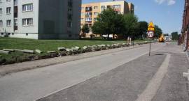 Nowe parkingi, chodniki oraz nawierzchnie dróg i placów powstają w Zambrowie