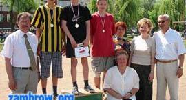 Zwycięzcy biegu na 800 m, kategoria chłopców kl. VI /fot. GZAW